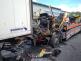 002 - poničený nákladní automobil po dopravní nehodě.jpg