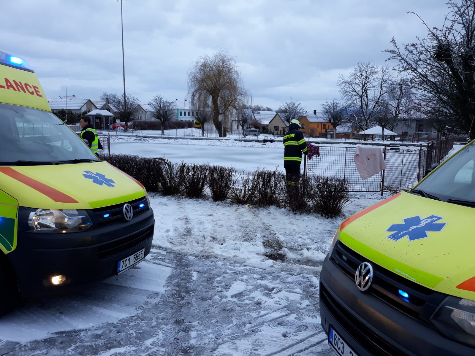 Dopravní nehoda OA, Strážkovice - 28. 1. 2019  (2).jpg