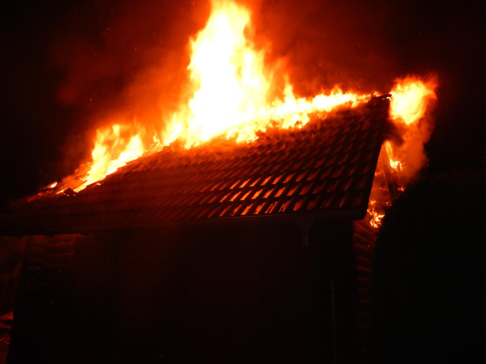Požár chaty, Radava - 22. 4. 2019 (1).JPG