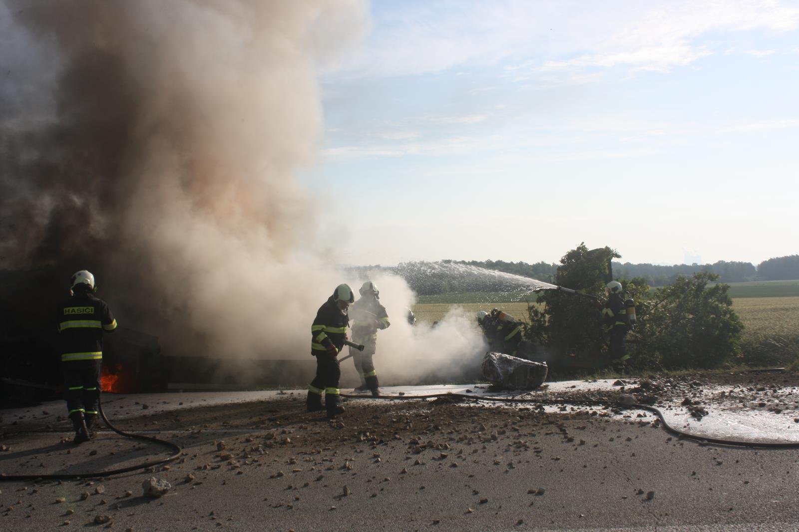 Požár kamiónu, Libějovice - 19. 6. 2019 (4).JPG