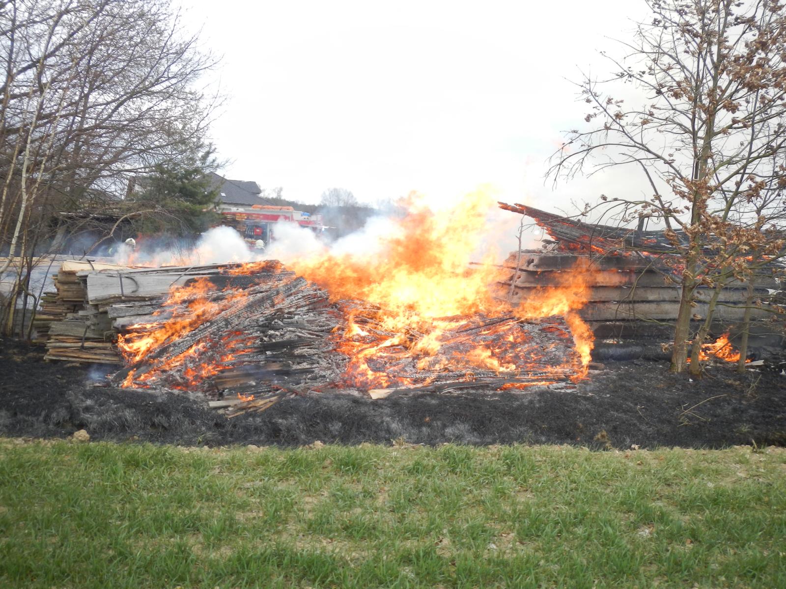 Požár dřeva, Borovany - 29. 3. 2020 (3).JPG