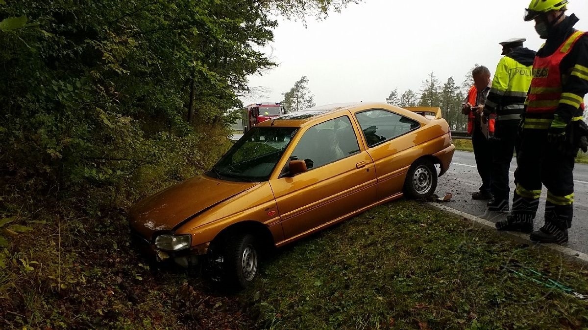 dopravní nehoda Vápenný Podol 15.10.2020.jpg