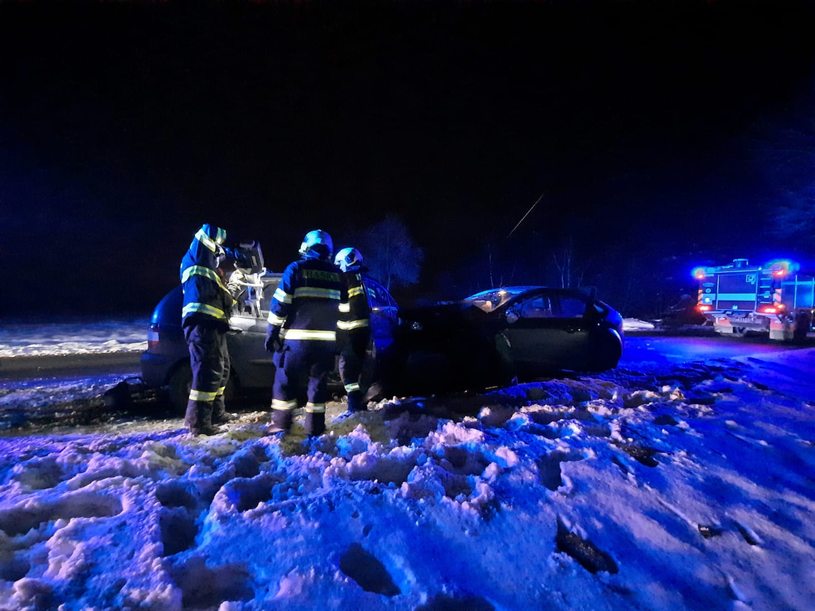 Dopravní nehoda 2 OA, Všechlapy - 18. 1. 2021 (1).jpg