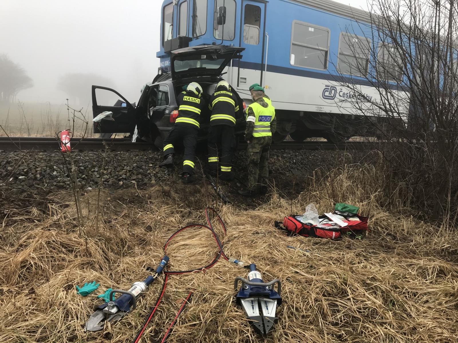 Dopravní nehoda OA a vlak, Branice - 2. 3. 2021 (2).JPG