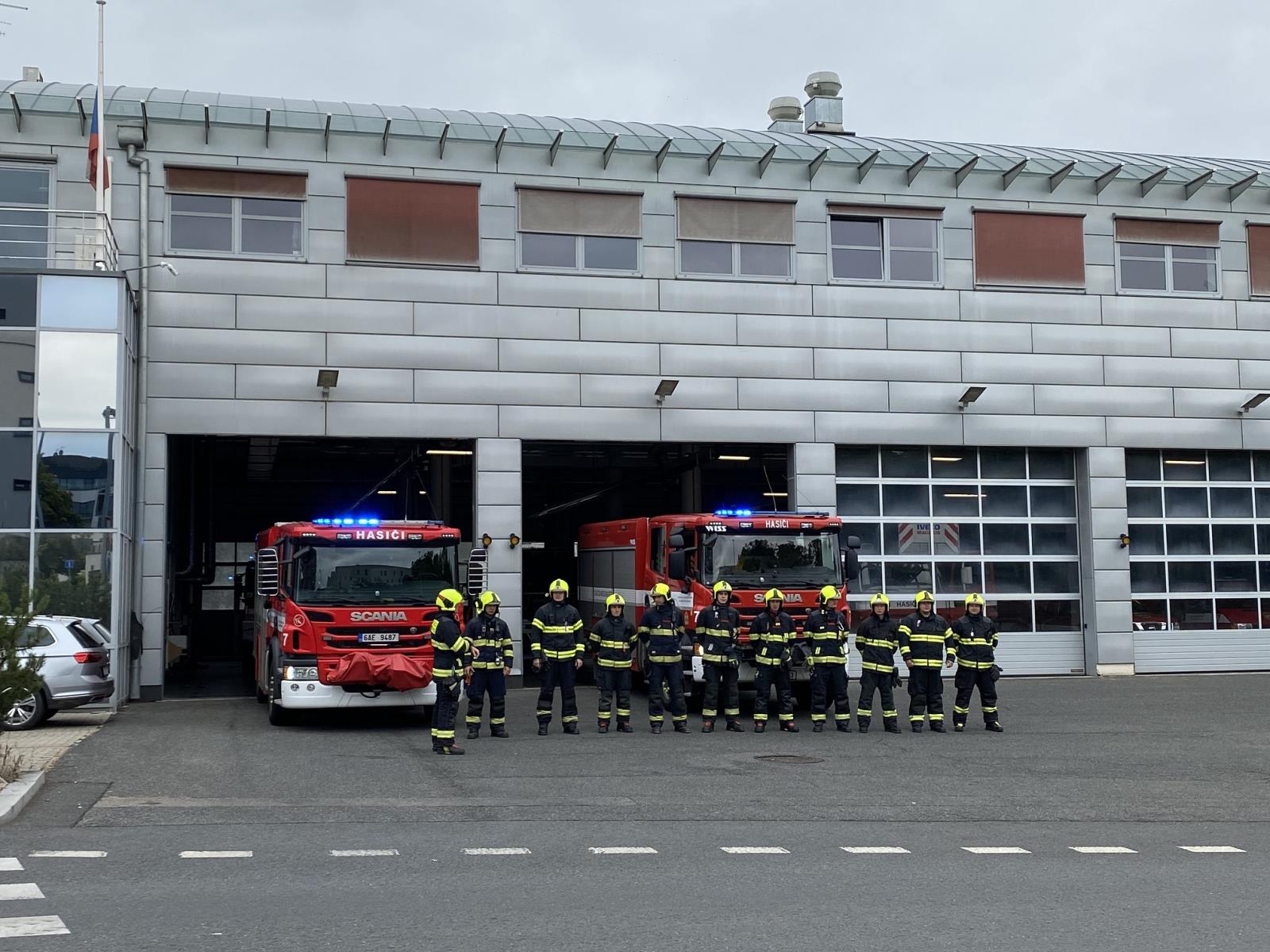 Hasiči z Hl. města Prahy uctili památku hasičů zemřelých při výbuchu plynu v Koryčanech_2.JPG