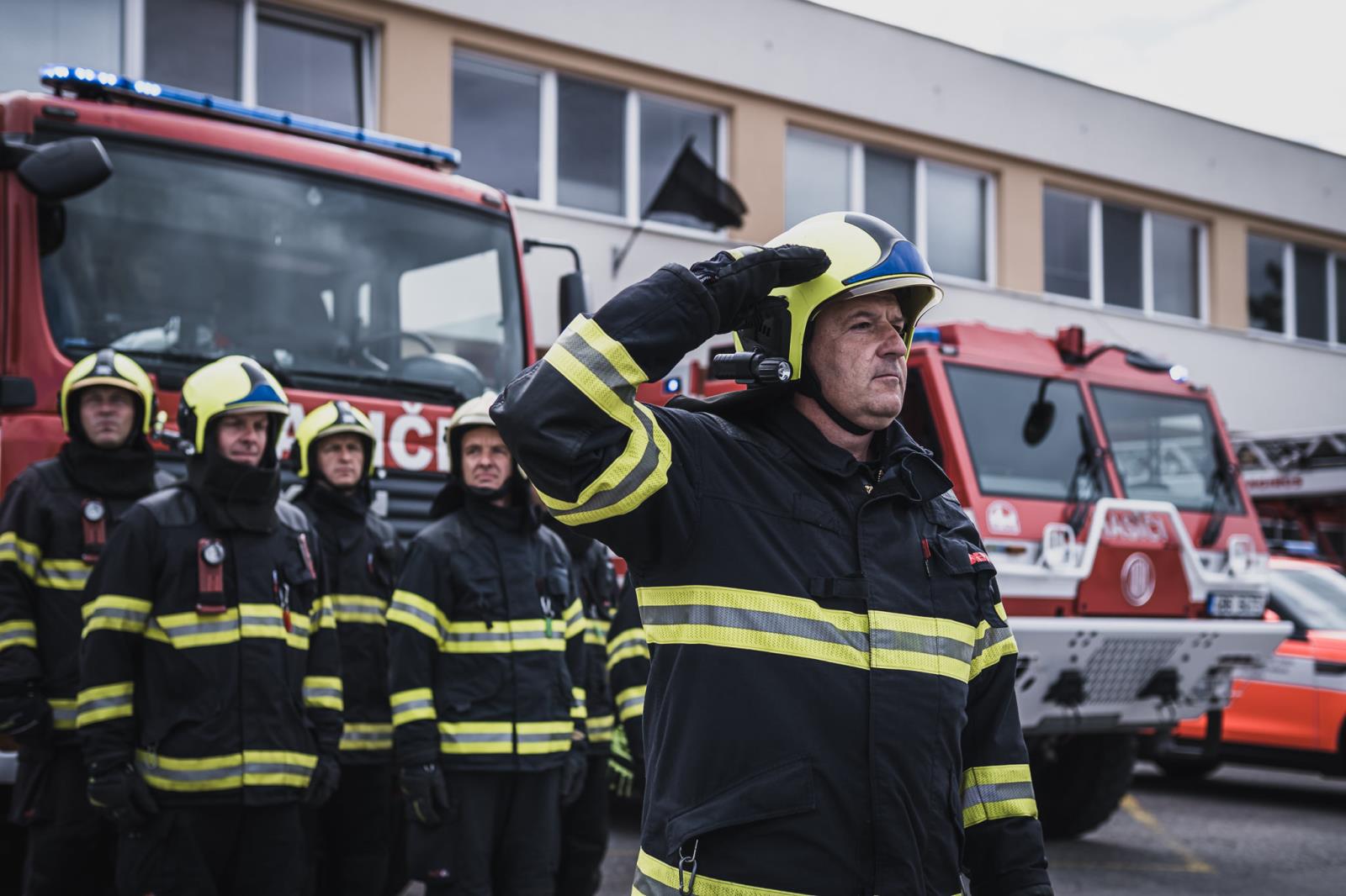 Hasiči z Jihomoravského kraje uctili památku hasičů zemřelých při výbuchu plynu v Koryčanech.jpg