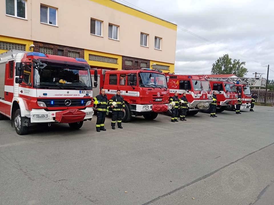 Hasiči z Pardubického kraje uctili památku hasičů zemřelých při výbuchu plynu v Koryčanech_2.jpg