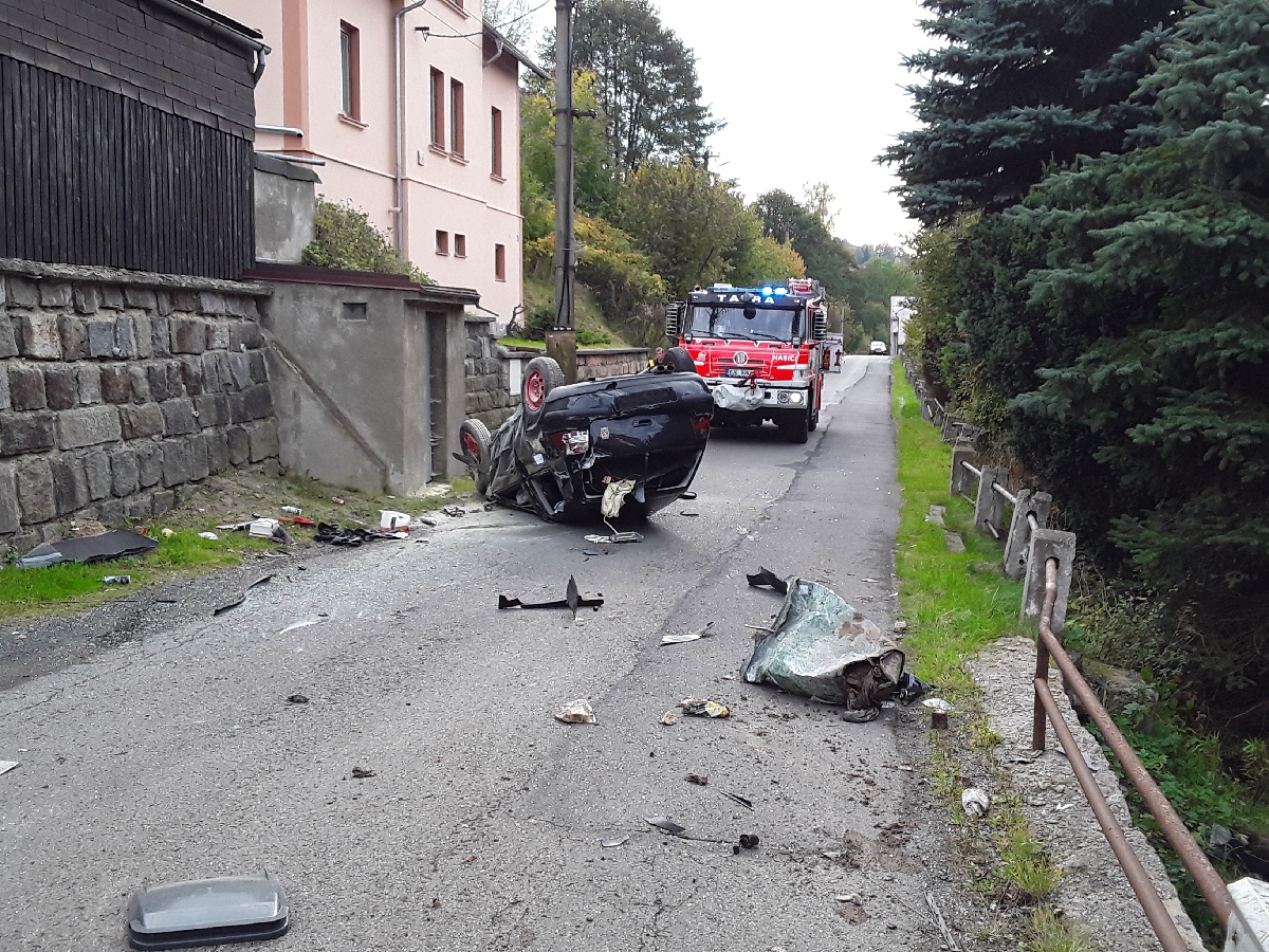 Dopravní nehoda Dolní Poustevna (1).jpg