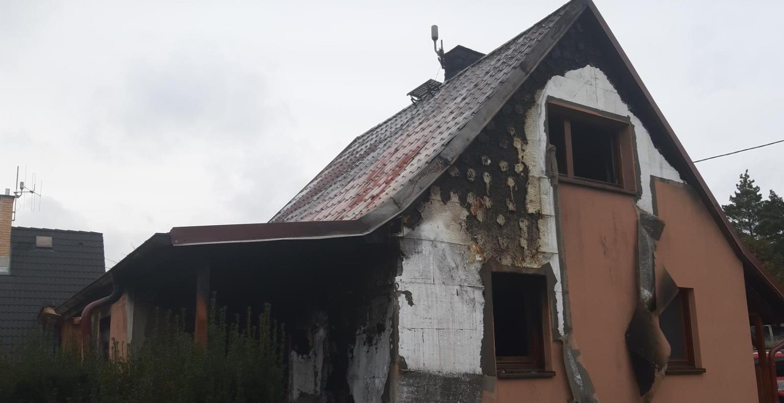 003 - požár rodinného domu Kamenný Újezdec.jpg