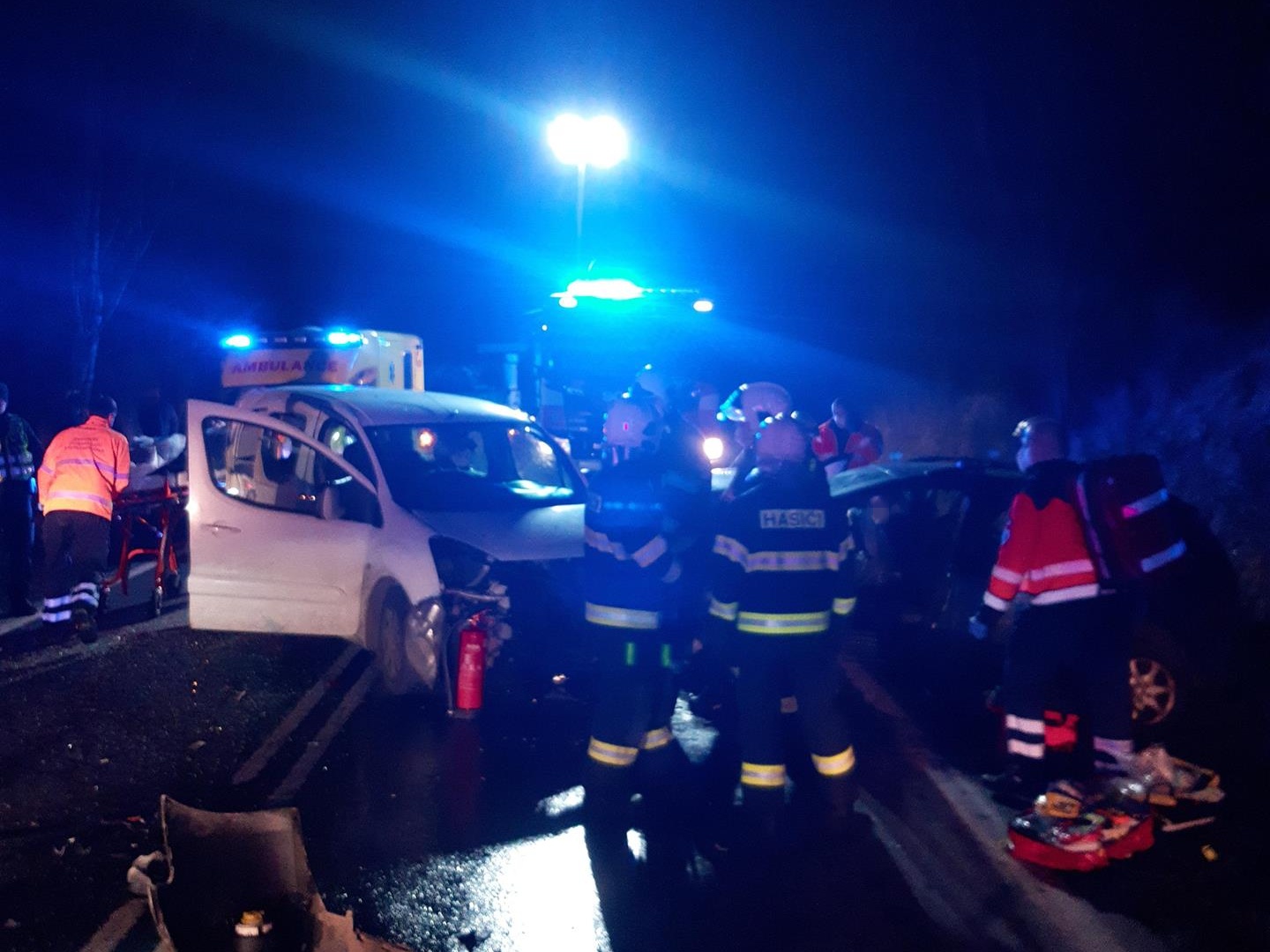 001 - vážná dopravní nehoda u Obor na Příbramsku.jpg