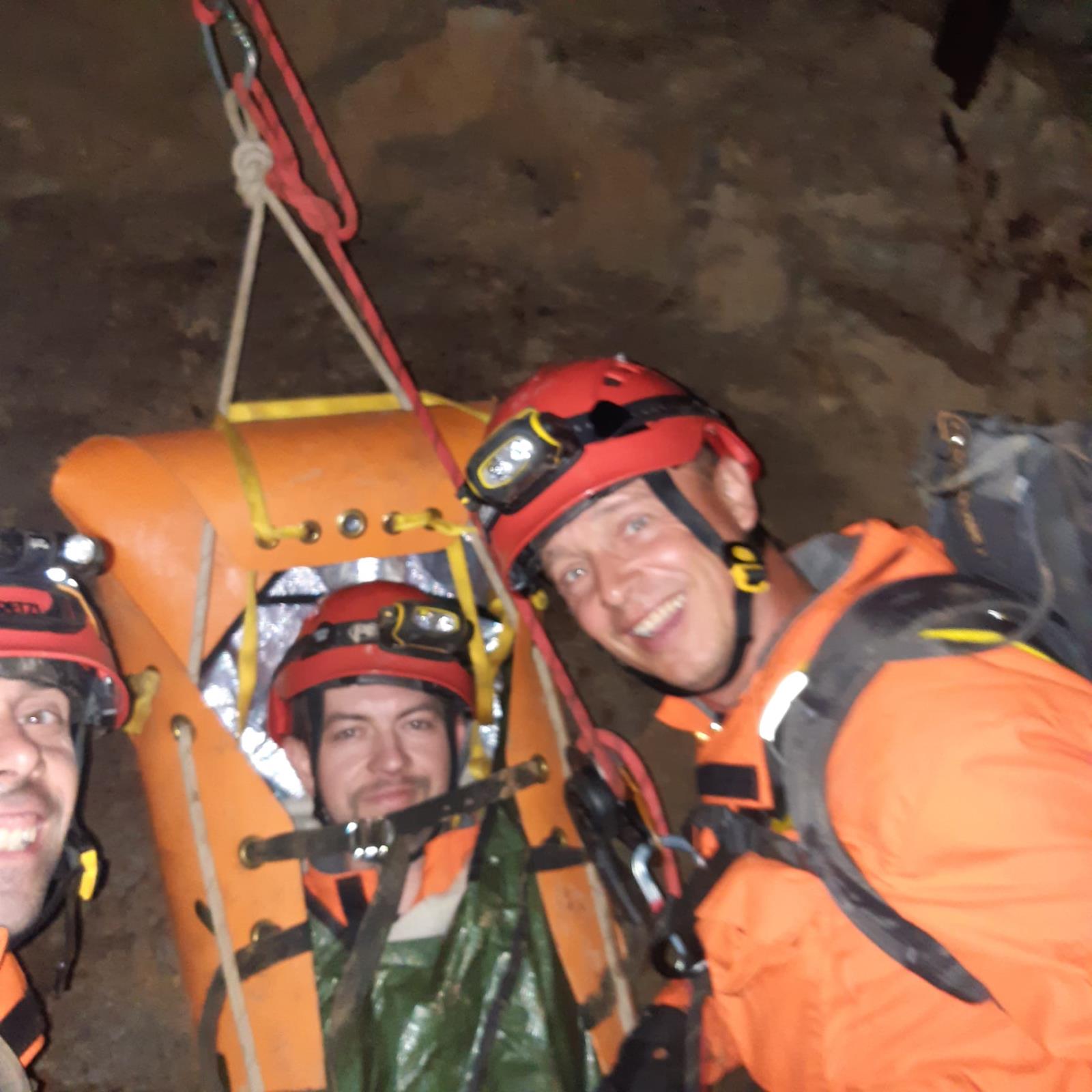 005-Výcvik kolínských lezců v podzemí.jpg