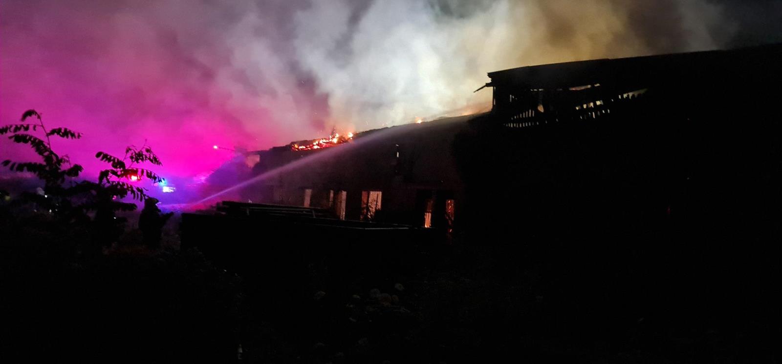 020-Požár ve výkupně kovového odpadu v bývalém areálu Poldi Kladno.jpg