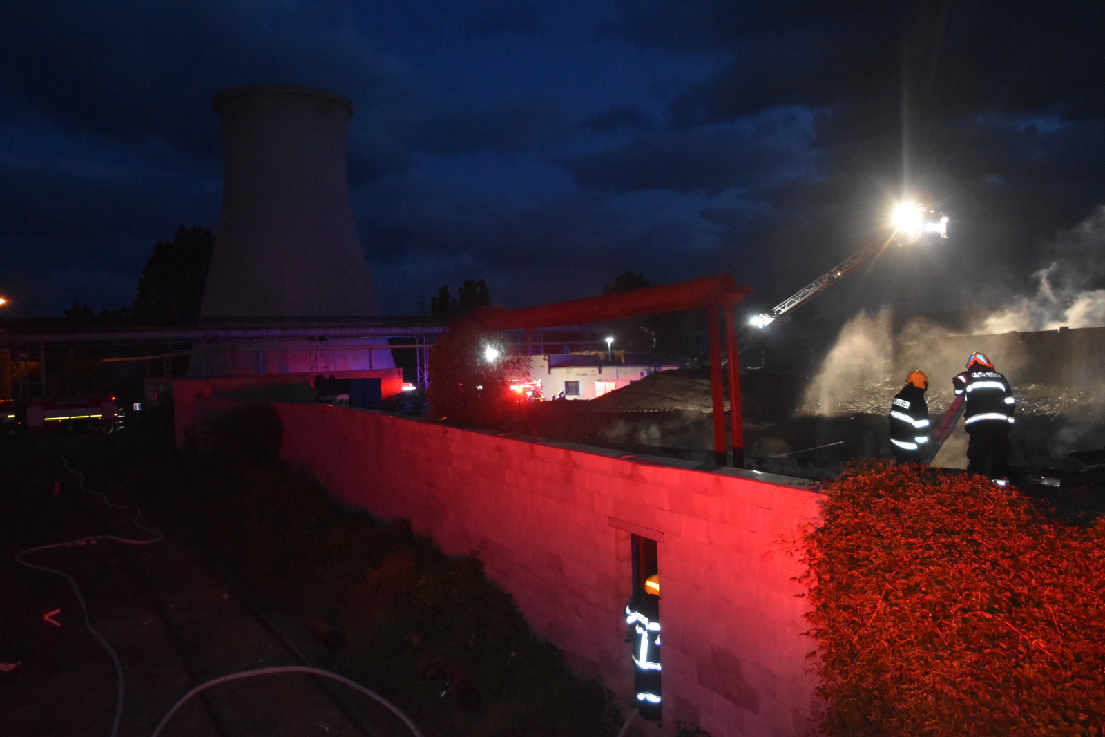 035-Požár ve výkupně kovového odpadu v bývalém areálu Poldi Kladno.JPG