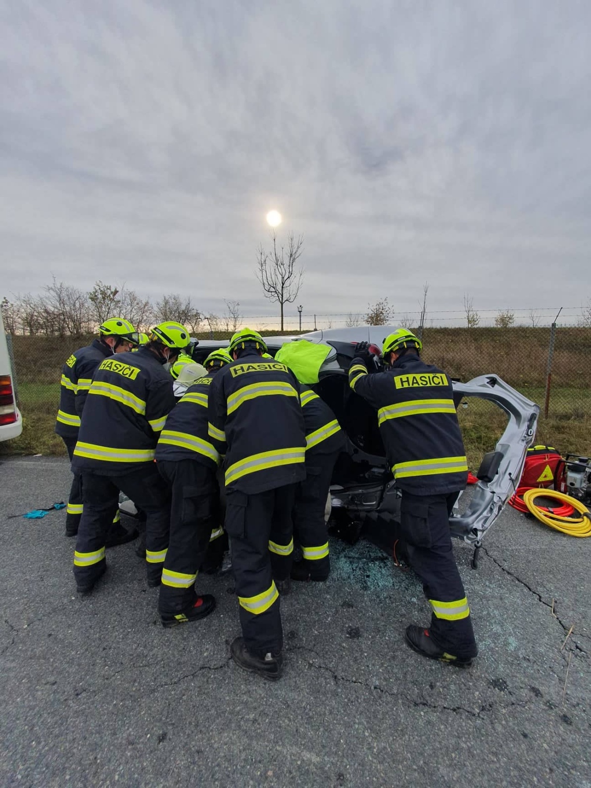 011-Taktické cvičení IZS na Kolínsku - hromadná dopravní nehoda.jpg