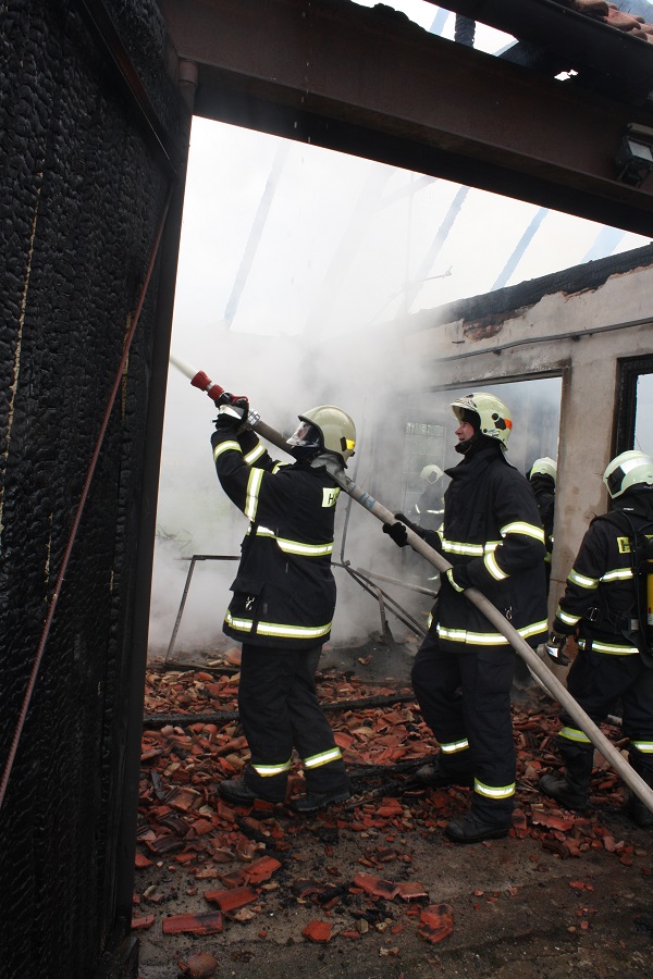 3 Požár stodoly, Munice - 11. 7. 2014 (5).JPG