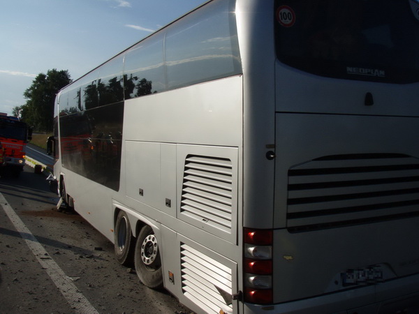 2014_07_15 Autobus najel na svodidla FM 02m.jpg