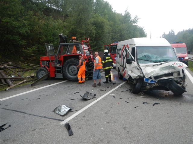 1 Dopravní nehoda dodávky a traktoru, Hůry - 21. 7. 2014 (2).jpg