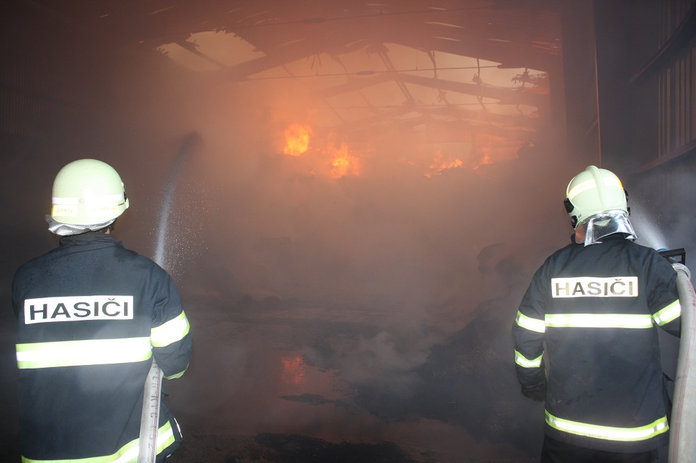 3 Požár skladu, Borovany - 27. 10. 2014 (4).JPG