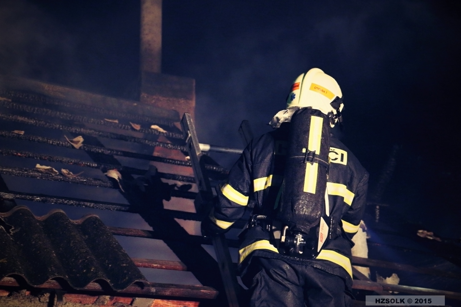 6 P_NB_11-1-2015 Požár budovy a garáží Střížov, Drahanovice (14).JPG