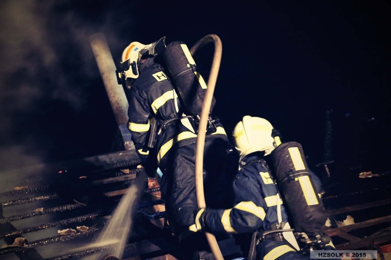 2 P_NB_11-1-2015 Požár budovy a garáží Střížov, Drahanovice (22).JPG