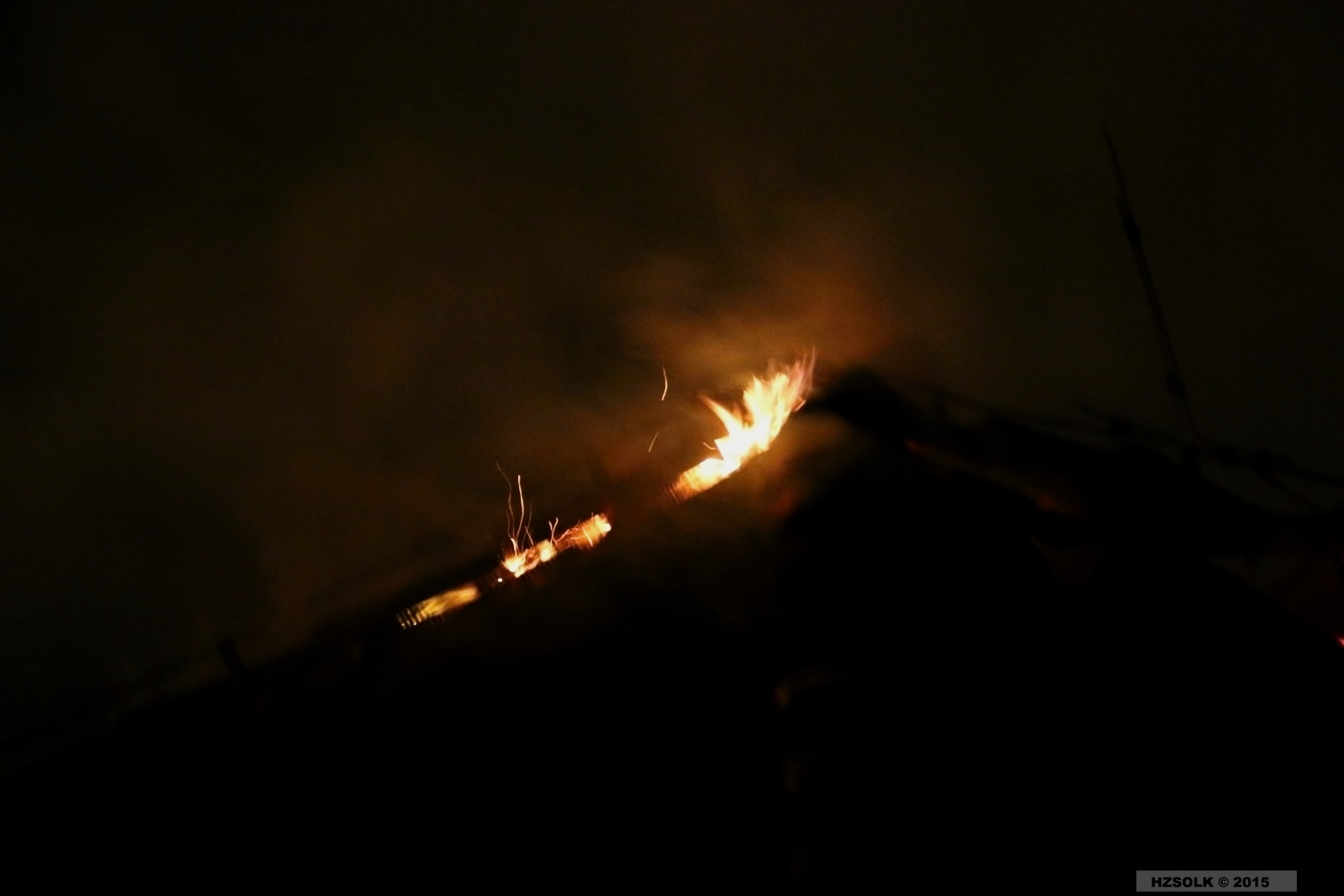 23 P_NB_3-5-2015 požár střechy RD Olomouc Neředín (7).JPG