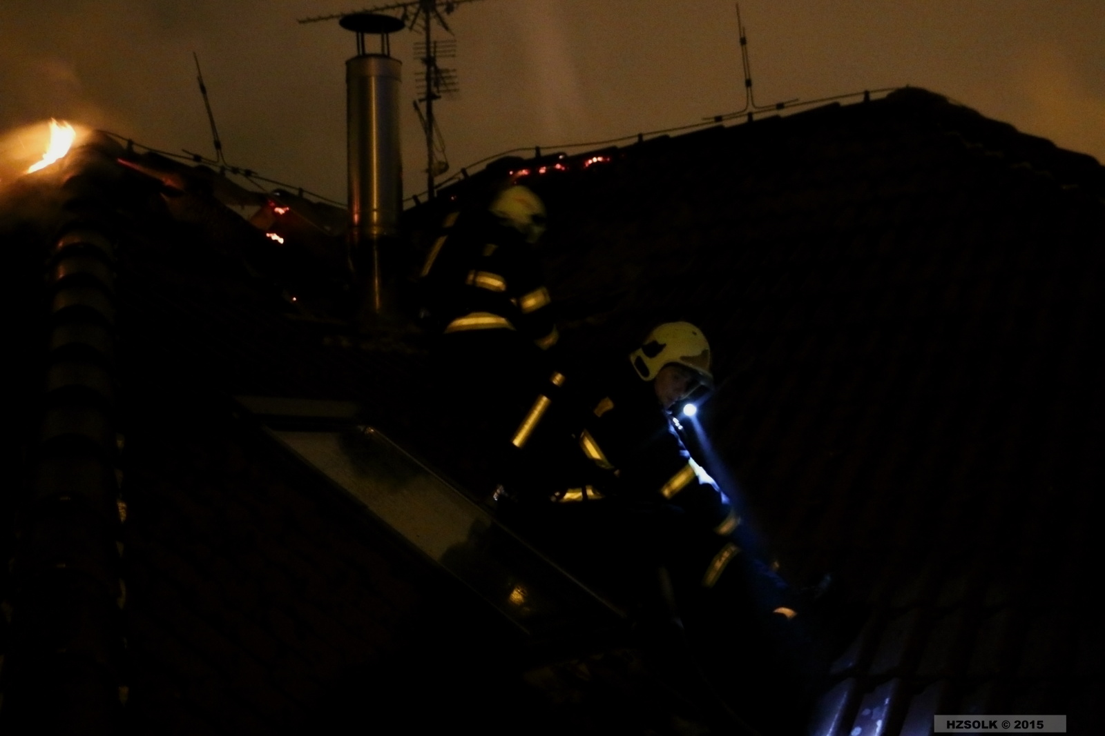 25 P_NB_3-5-2015 požár střechy RD Olomouc Neředín (9).JPG