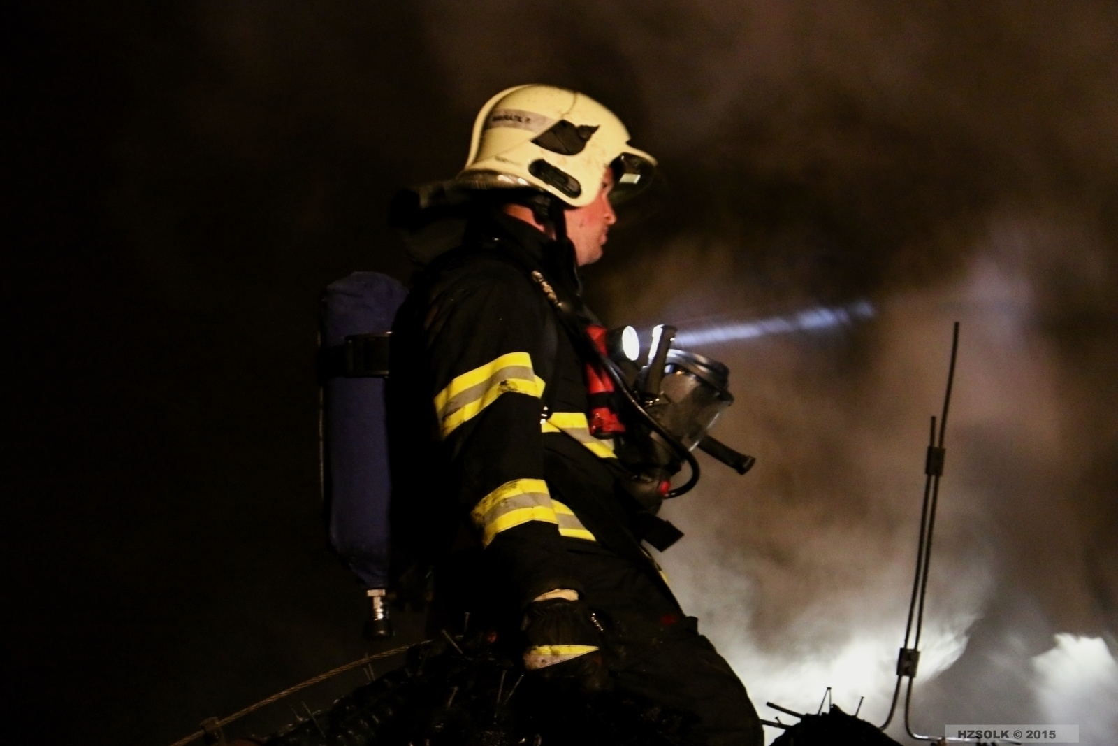 3 P_NB_3-5-2015 požár střechy RD Olomouc Neředín (28).JPG