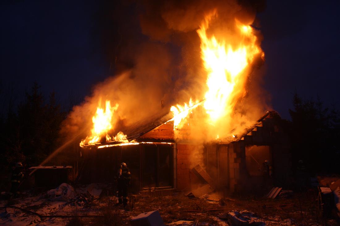 1 Požár domu, Dasný - 5. 1. 2015 (3).JPG