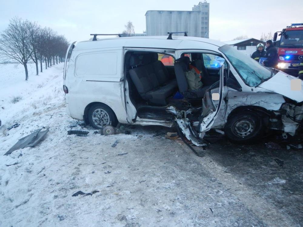 3 Dopravní nehoda OA a dodávky, Dynín - 21. 1. 2016 (1).jpg