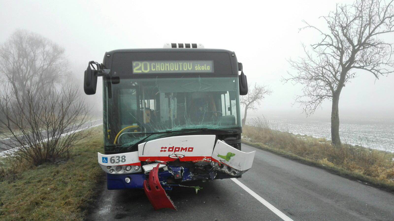 3 27-1-2016 Nehoda autobus a osobní vozidla ulice Řepčínská (3).JPG