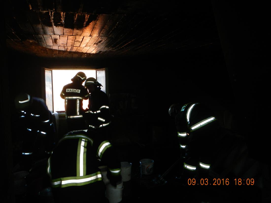 13 Požár střechy, Besednice - 9. 3. 2016 (13).JPG
