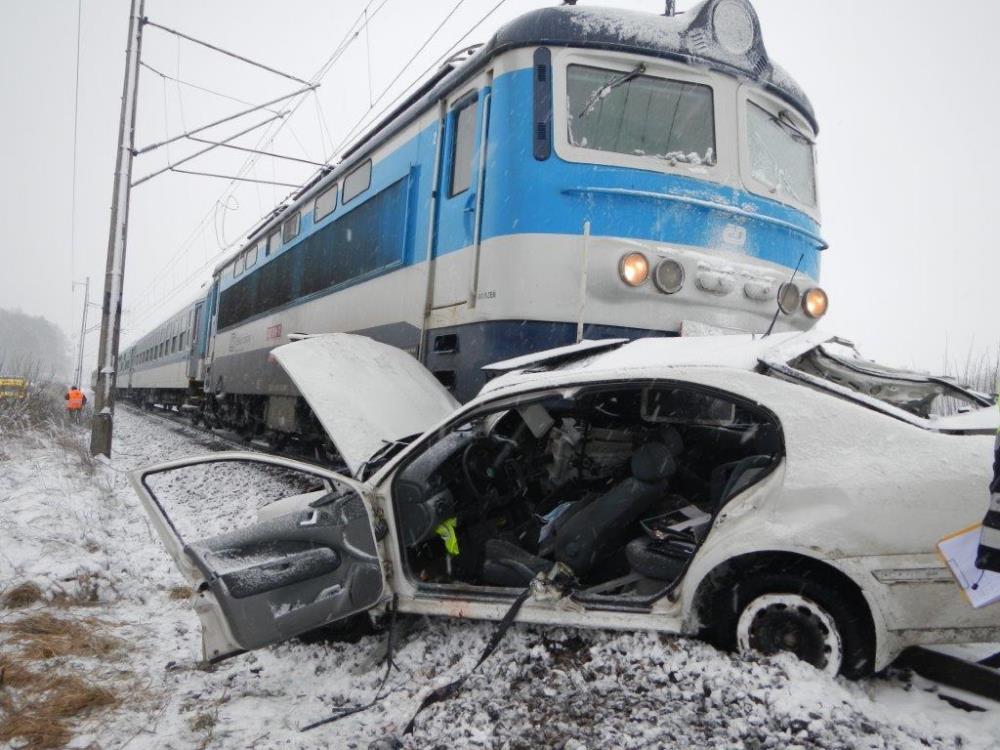 3 Dopravní nehoda OA a vlak, Radouňka - 15. 3. 2016 (3).jpg