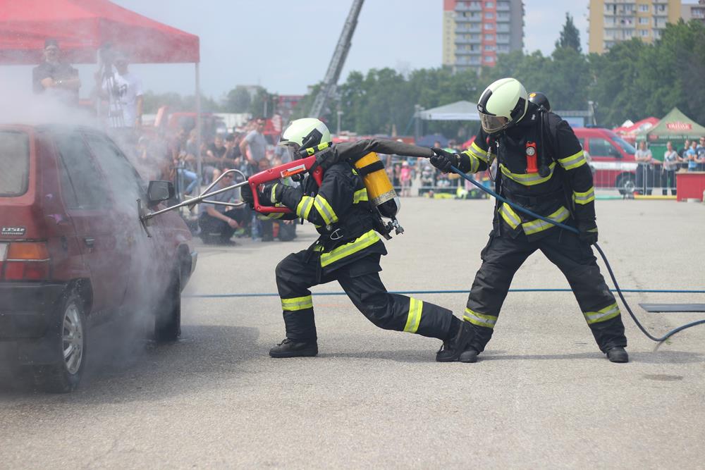 23 Oslava 150 let profesionálních hasičů v ČB - 27. 5. 2016 (23).JPG