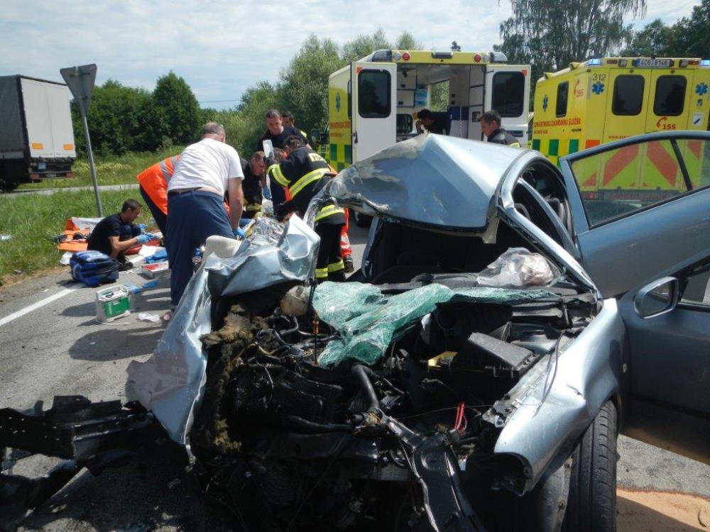Dopravní nehoda 2 OA a NA, Jarošov nad Nežárkou - 30. 6. 2016 (7).jpg