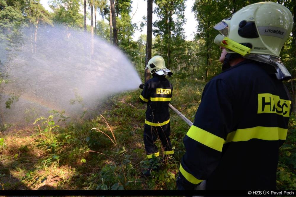 Cvičení požár lesa Třebušín (10).jpg