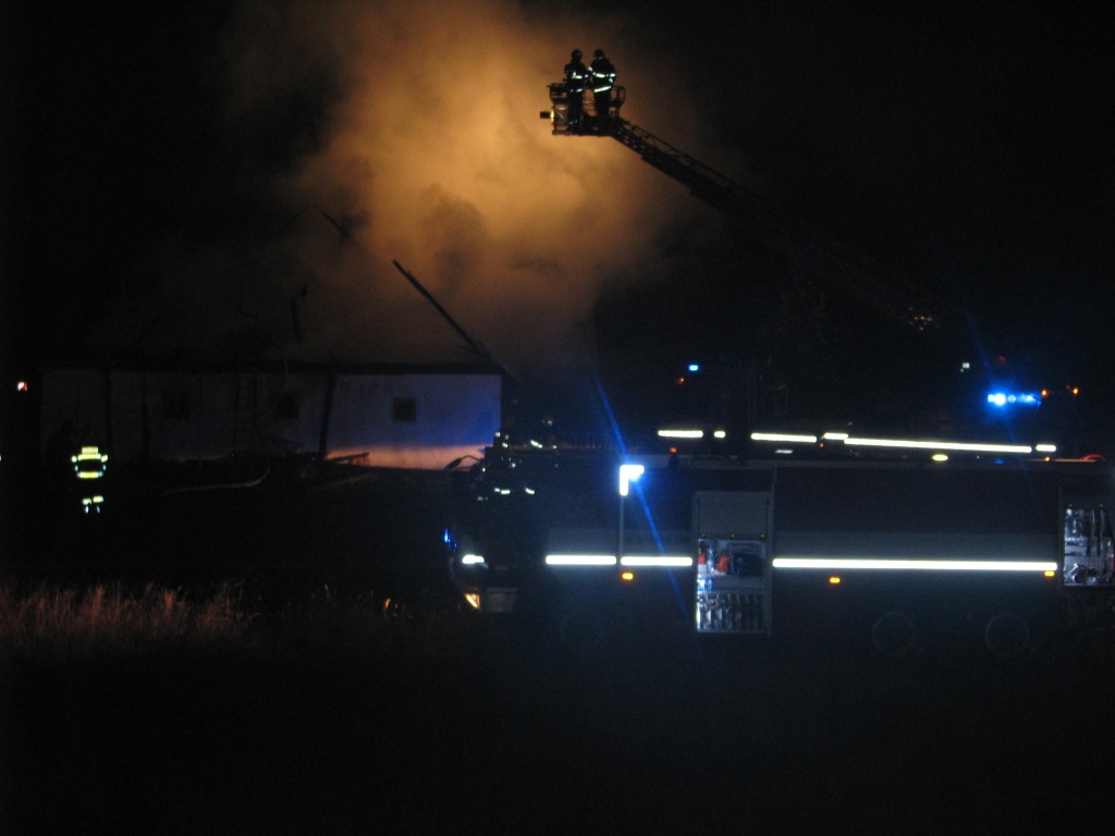 Požár rodinného domu, Kratušín - 26. 10. 2016 (3).JPG