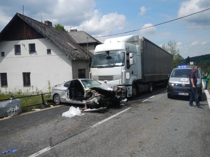 Dopravní nehoda 2 OA a NA, Korkusova Huť - 23. 5. 2017 (1).jpg