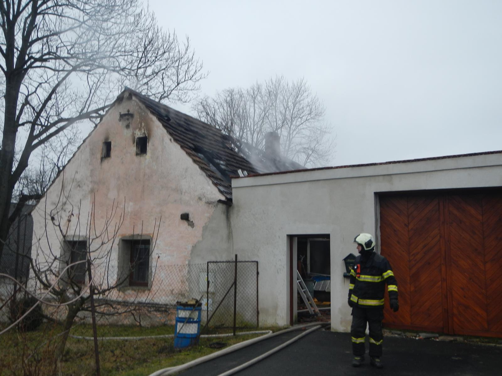 Požár střechy, Pleše - 15. 1. 2018 (2).JPG
