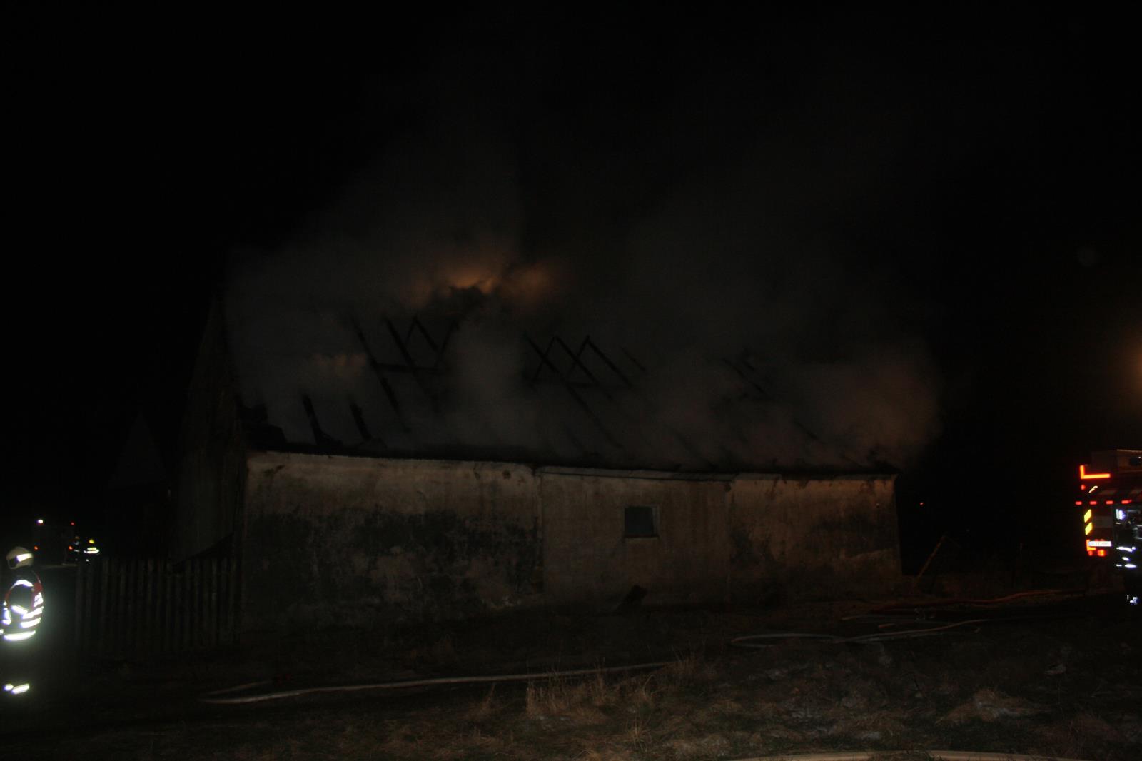 Požár stodoly, Nesměň - 16. 1. 2018 (1).JPG