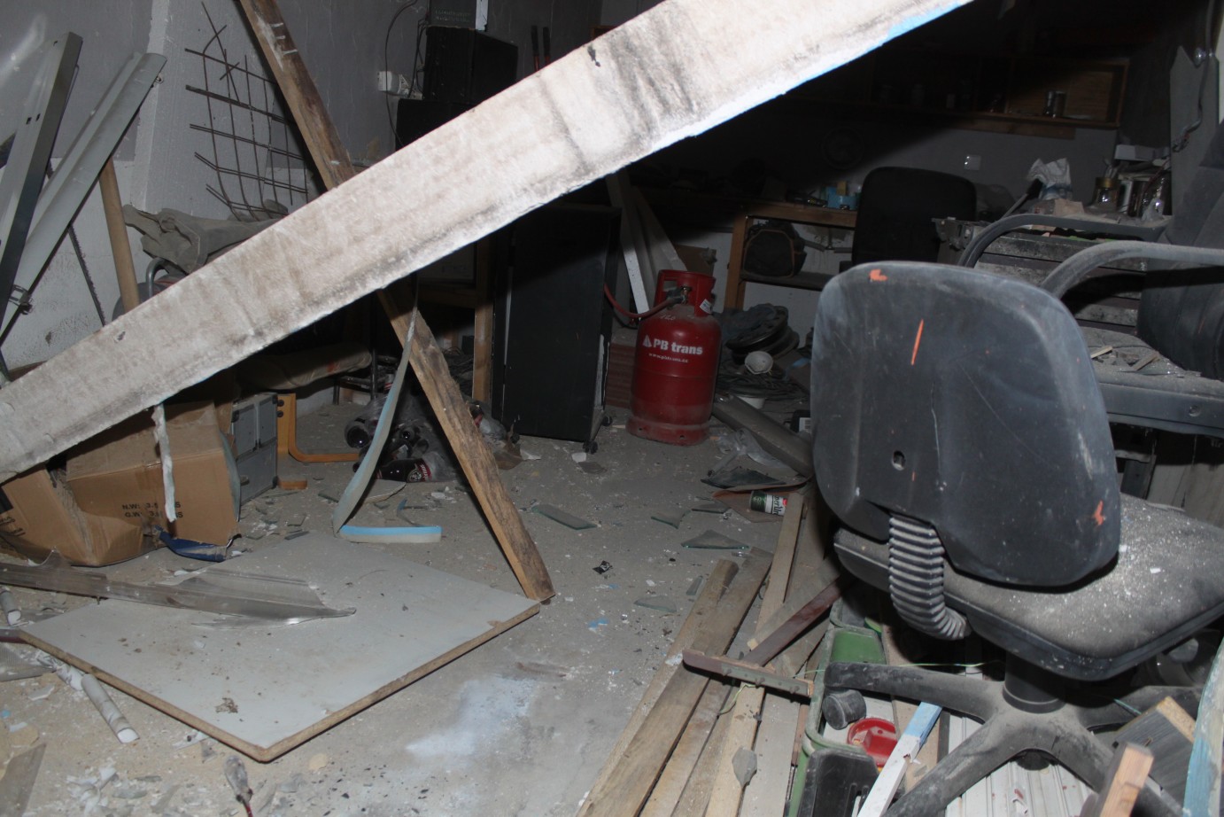 Výbuch v garáži, Vodňany - 10. 2. 2018 (3).jpg