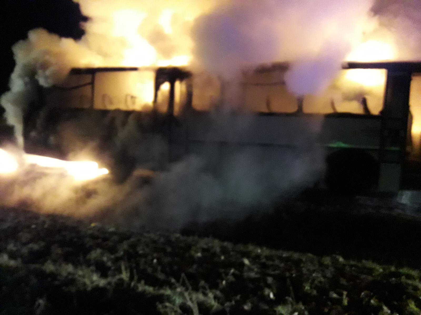 18_12_2018 Požár autobusu Ostrov u Stříbra (2).jpg