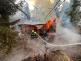 007-Požár roubené chaty v rekreační oblasti u obce Psáry nedaleko Prahy