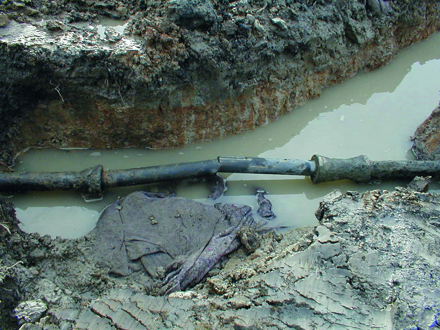 Obr. 2 Kontaminace trubního systému při havárii vodovodu