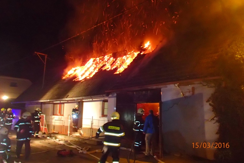 15.3.2016 požár RD Všeruby (PS 3.38).JPG