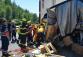 071-Vyprošťování zraněného řidiče z dodávkového vozidla mezi dvěma kamiony na plzeňské dálnici u Berouna