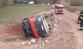 066-Převrácený nákladní automobil převážející zeminu u Krušovic na Rakovnicku
