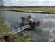 082-Převrácené vozidlo v rybníku Vrbičky po havárii u Zalužan na Příbramsku
