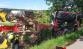 151-Zajišťování úniku nafty z převráceného traktoru s diskovým podmítačem u Chyňavy na Berounsku