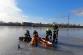 150124-Záchrana zraněné osoby na zamrzlé laguně po prosincových povodních u obce Zápy v okrese Praha-východ