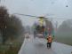 KHK_nasiči návádějící vrtulník na přistání na silnici u DN u Rybné nad Zdobnicí.jpg